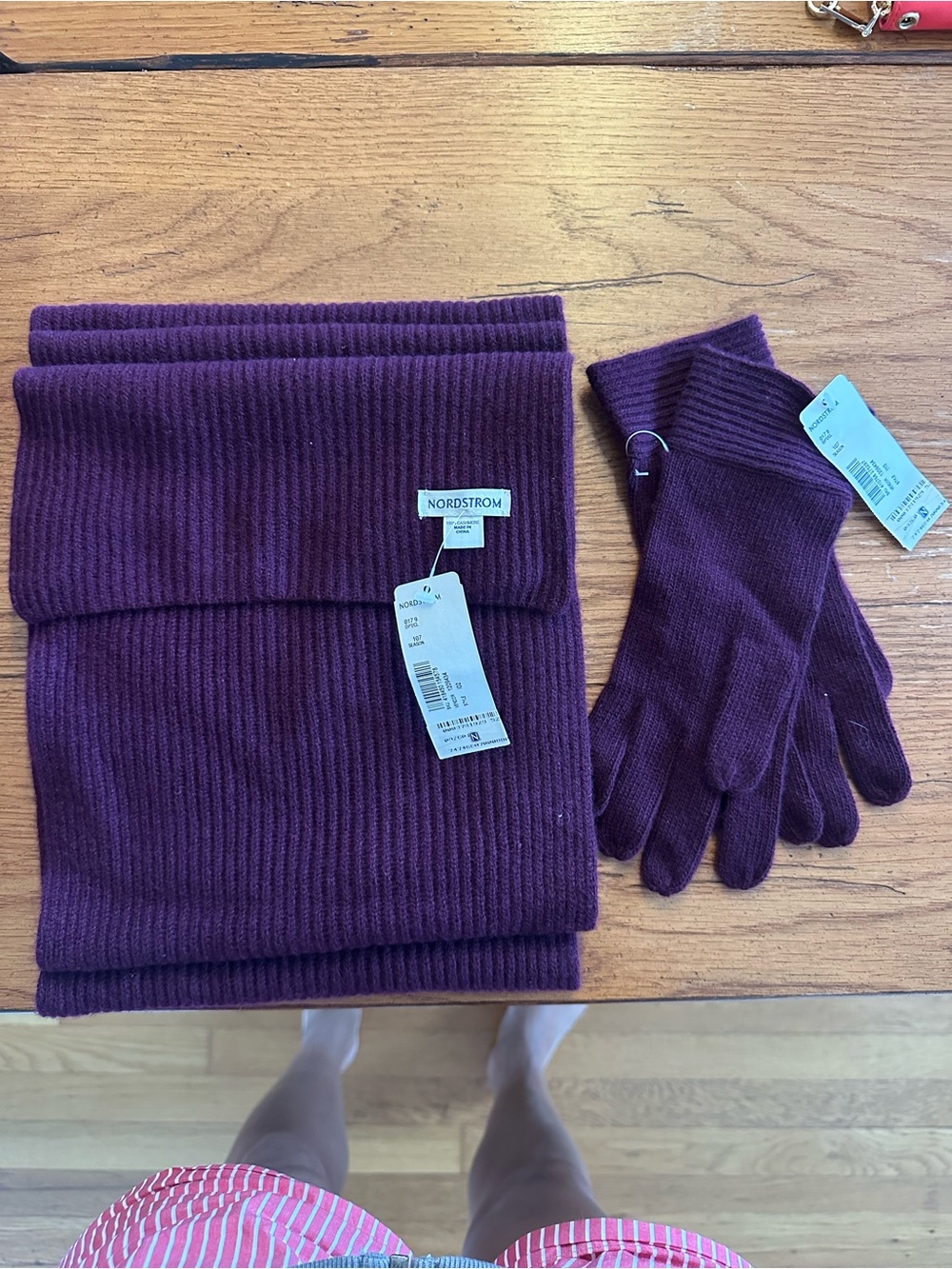 Nordstrom Women’s Plum Rib Knit Scarf and Gloves Set